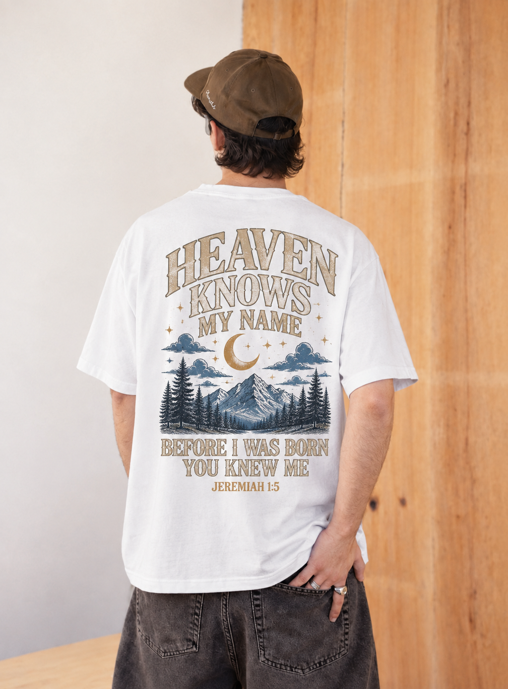 Camiseta Semi Oversized Heaven Knows